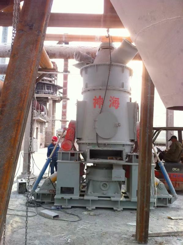 湖南雄风石油焦制粉专用立磨安装现场
