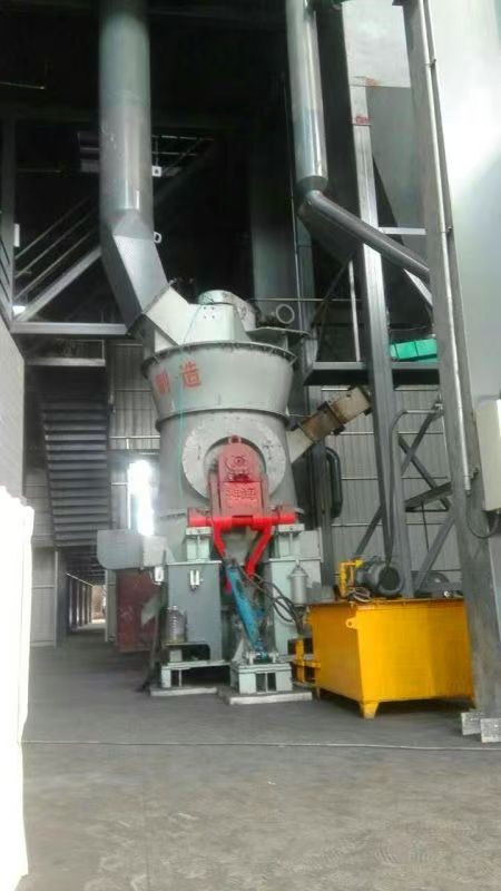 湖南雄风石油焦制粉专用立磨安装现场